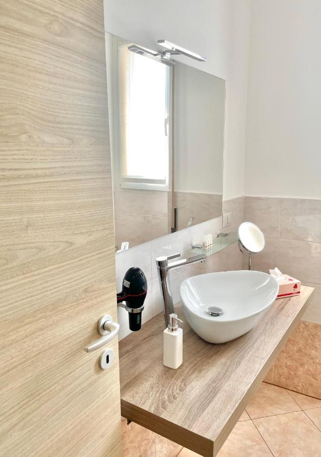 B&B Home Flowers Milano Bagian luar foto