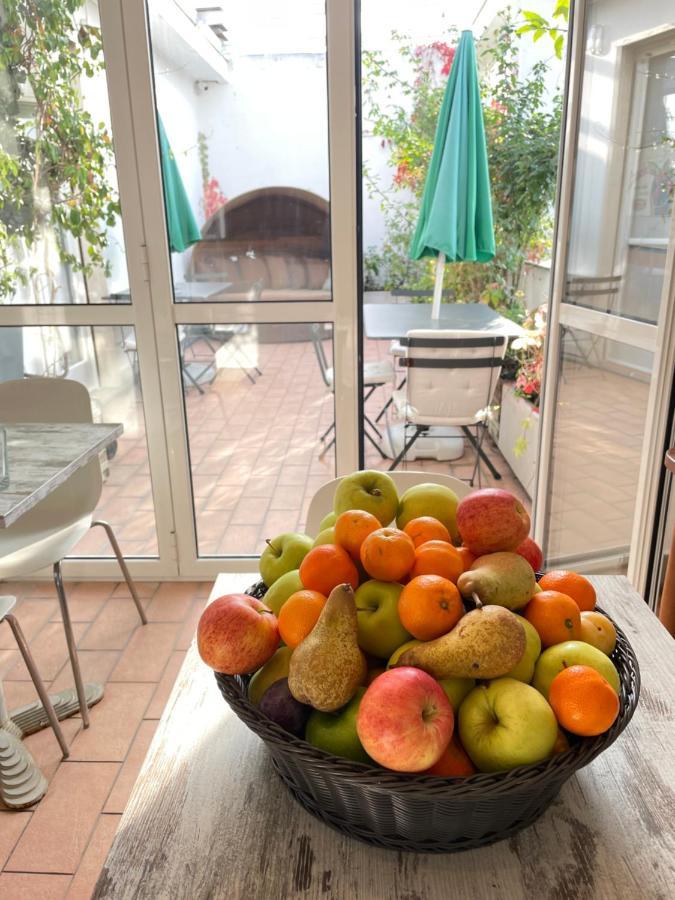 B&B Home Flowers Milano Bagian luar foto