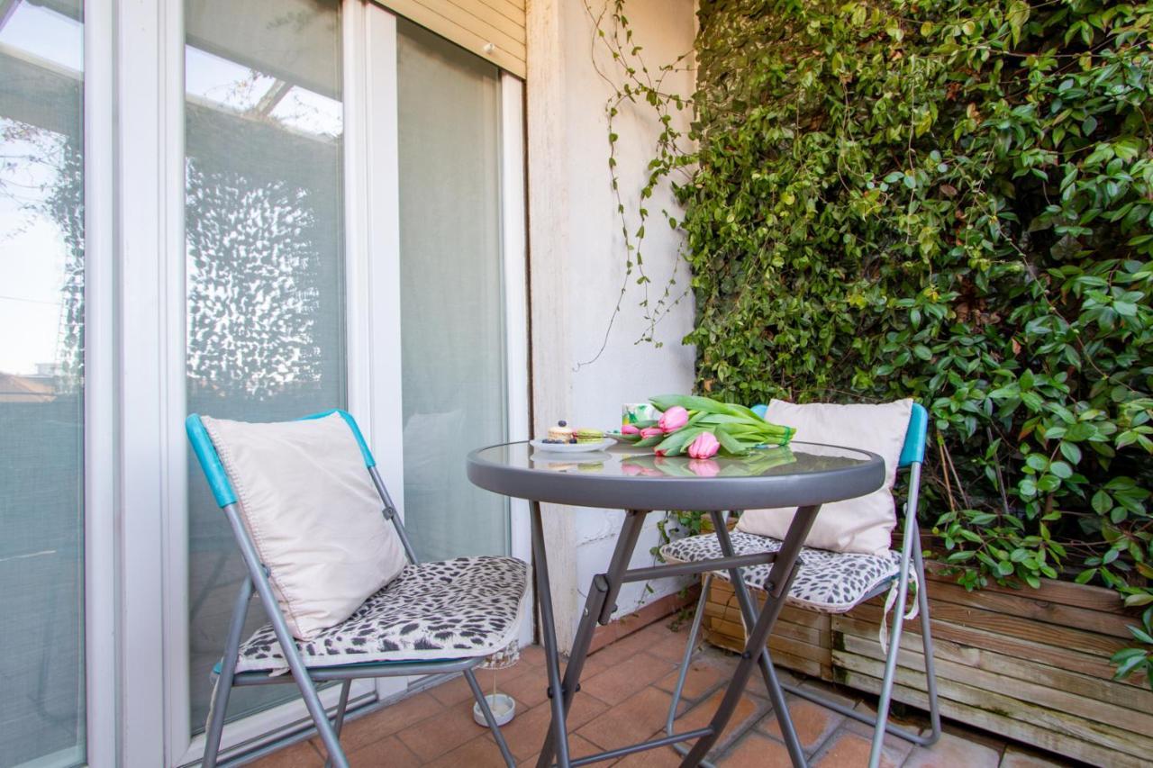 B&B Home Flowers Milano Bagian luar foto