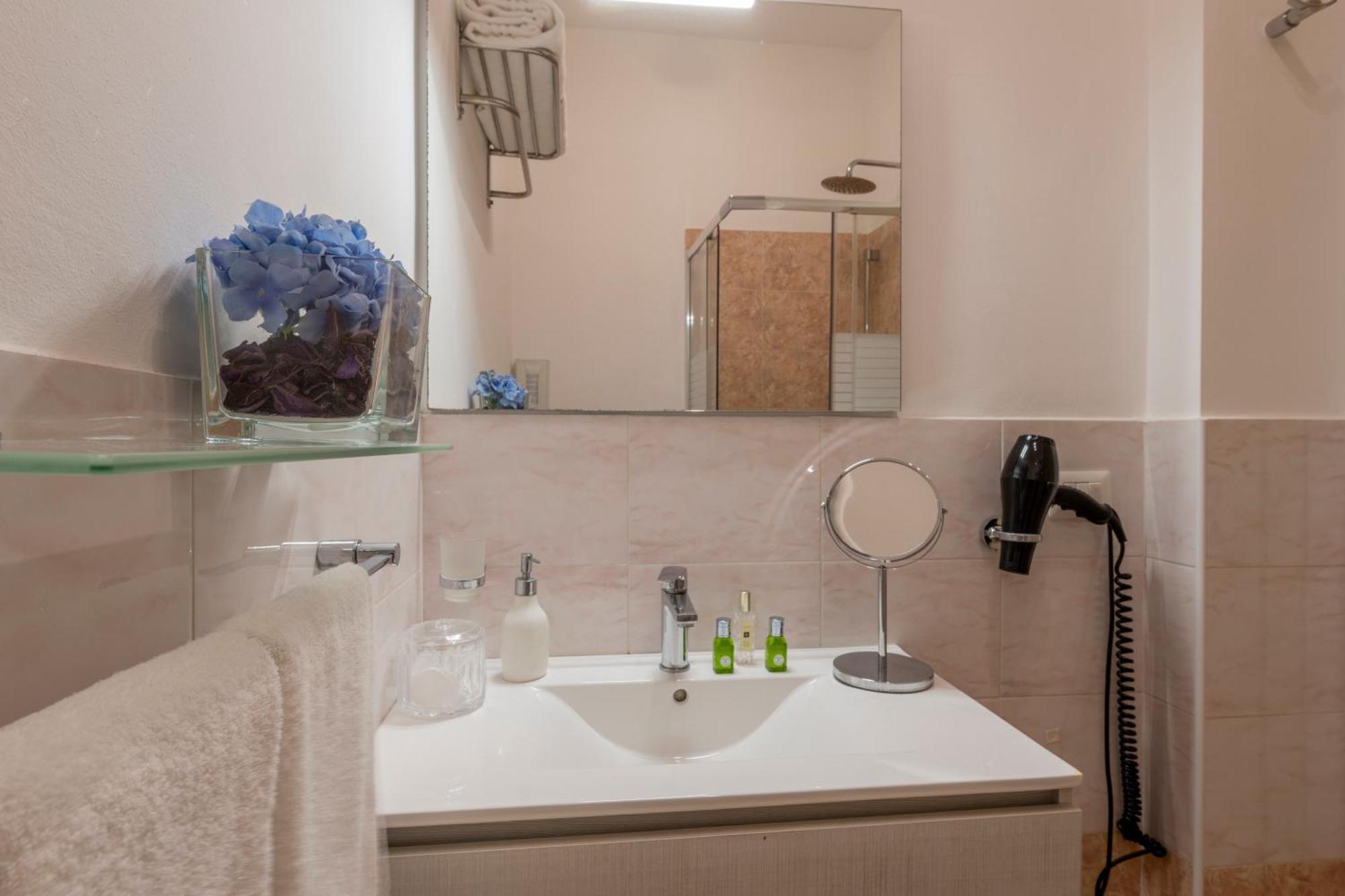 B&B Home Flowers Milano Bagian luar foto