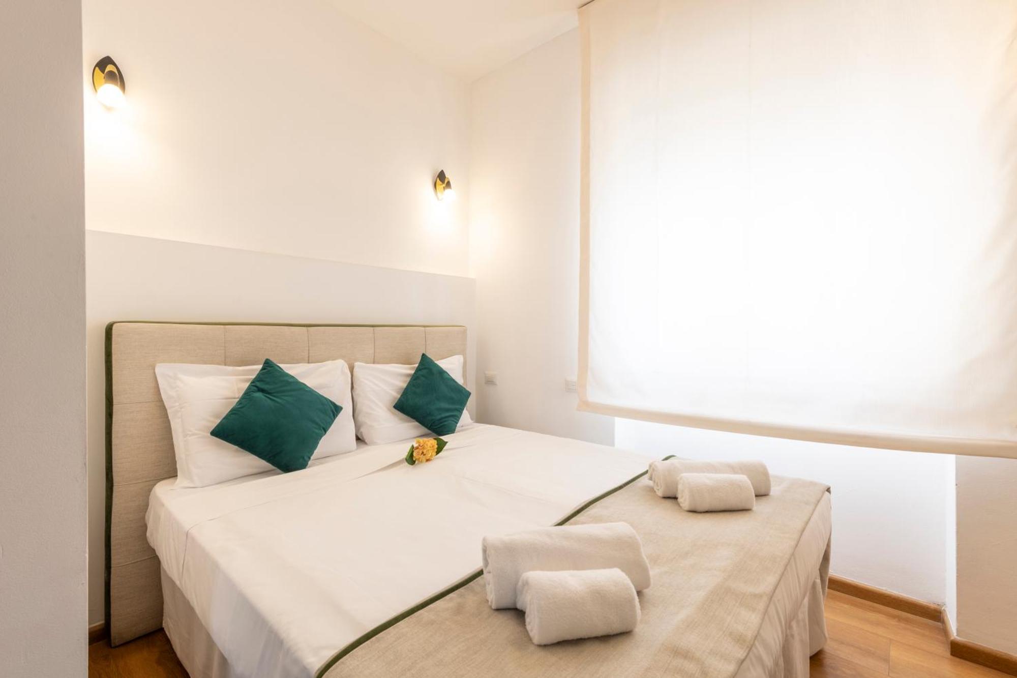 B&B Home Flowers Milano Bagian luar foto
