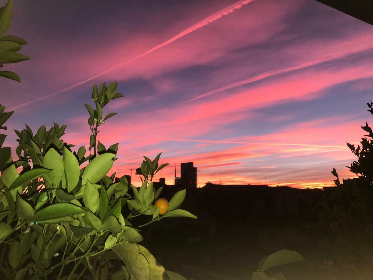 B&B Home Flowers Milano Bagian luar foto