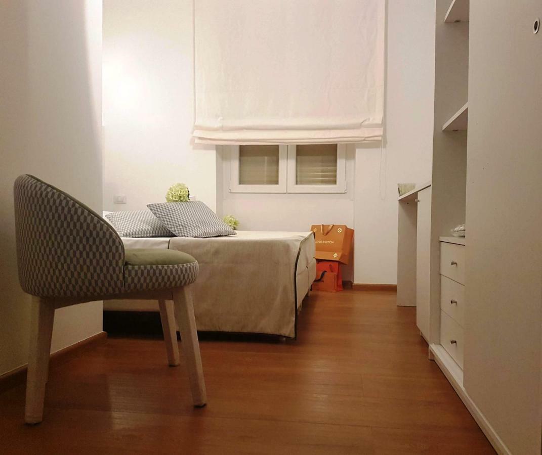 B&B Home Flowers Milano Bagian luar foto