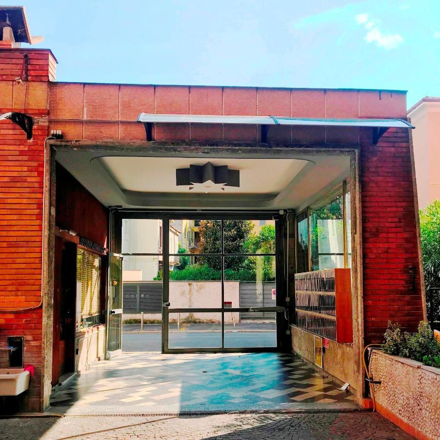 B&B Home Flowers Milano Bagian luar foto